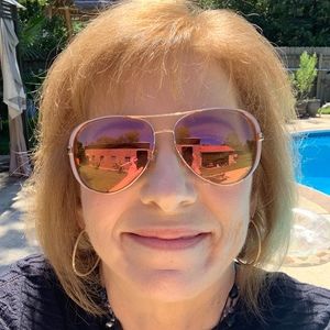 Meet your Posher, Phyllis